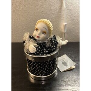 Victoria Impex Corporation The Spirit Of Romance Doll Clown In Music Box moving